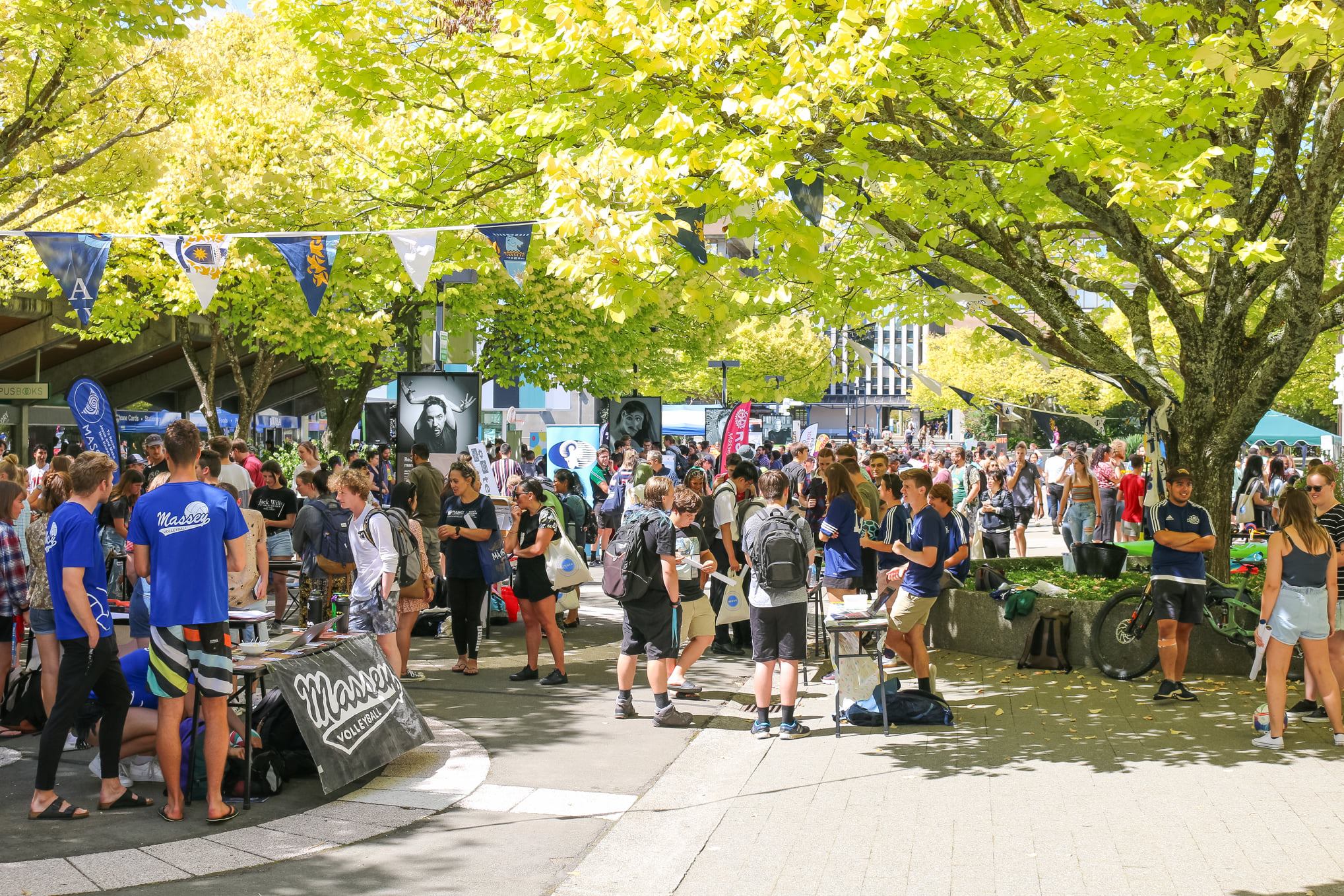 We support over 100 student-run clubs across all campuses in the areas of academics, social life, culture and sports. Joining a club or even starting a new one is a great way to meet new people, try new things and feel more at home at university. Whether you want to play board games or rugby, are into movies or politics, want to crochet or rockclimb — there’s bound to be a club that suits you!